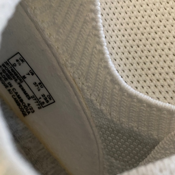 Clarks Cloudsteppers White Knit Footwear - Picture 6 of 13